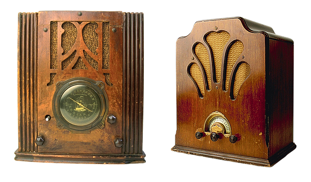 old radio vintage photo pixabay